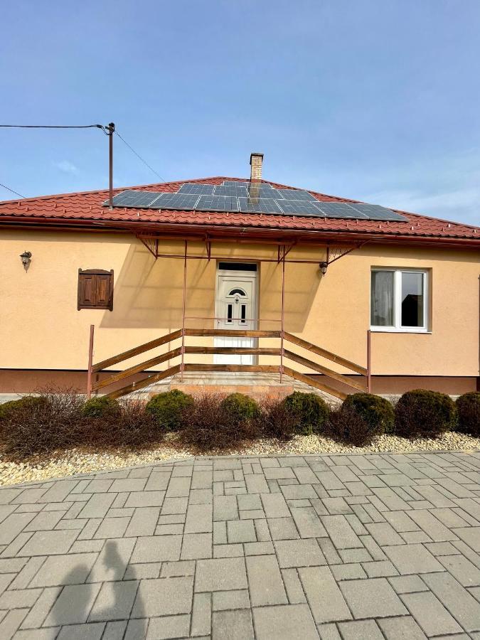 Halvany Vendeghaz Vásárosnamény Exteriör bild